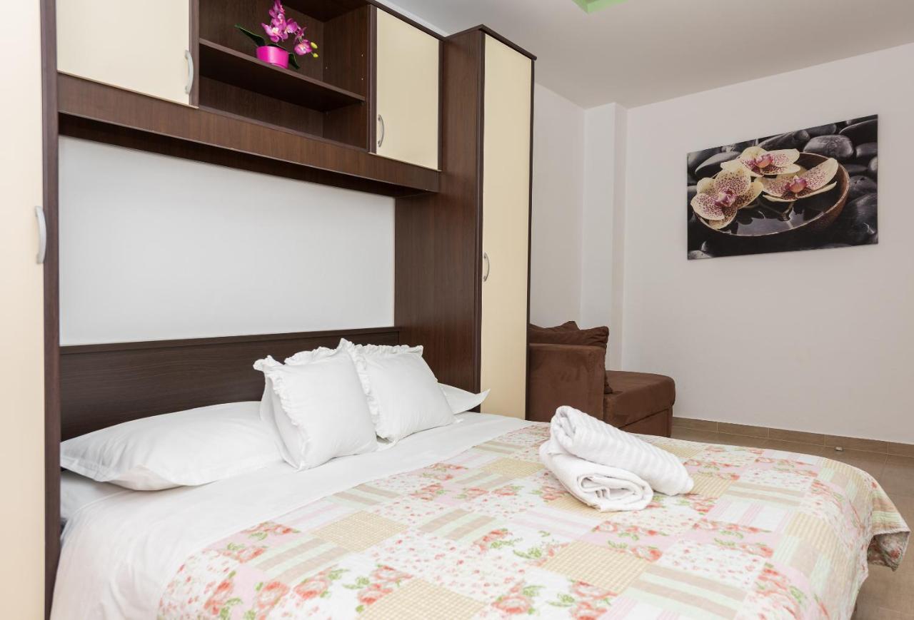 Apartments Villa Vujcic Makarska Luaran gambar